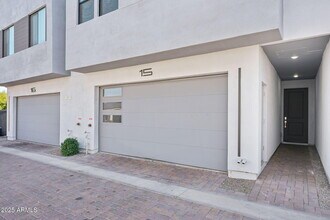 225 N Pleasant Dr in Chandler, AZ - Building Photo - Building Photo