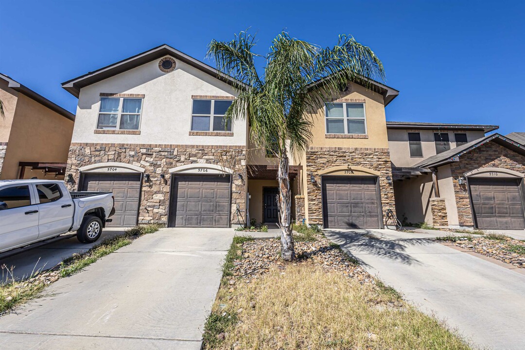 5706 Montevista Dr in Laredo, TX - Foto de edificio