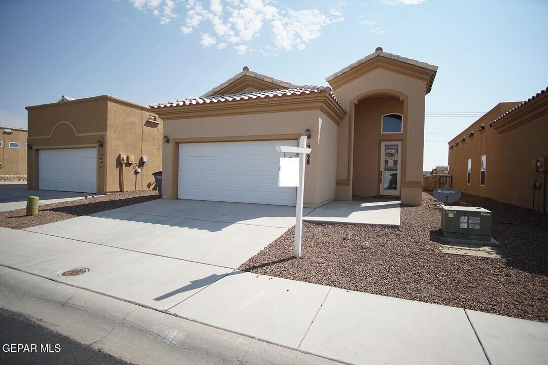 3628 Grand Bahamas Dr in El Paso, TX - Building Photo