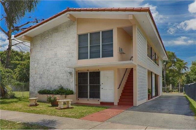 36 Santillane Ave, Unit 1