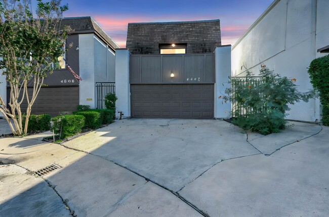 4507 Medinah Pl in Bellaire, TX - Building Photo - Building Photo