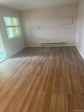 1-72 Parkcenter Drive Unit in Deer Park, NY - Building Photo - Building Photo