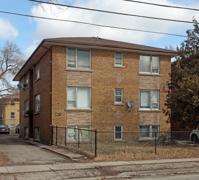 146 Portland St in Toronto, ON - Building Photo - Primary Photo