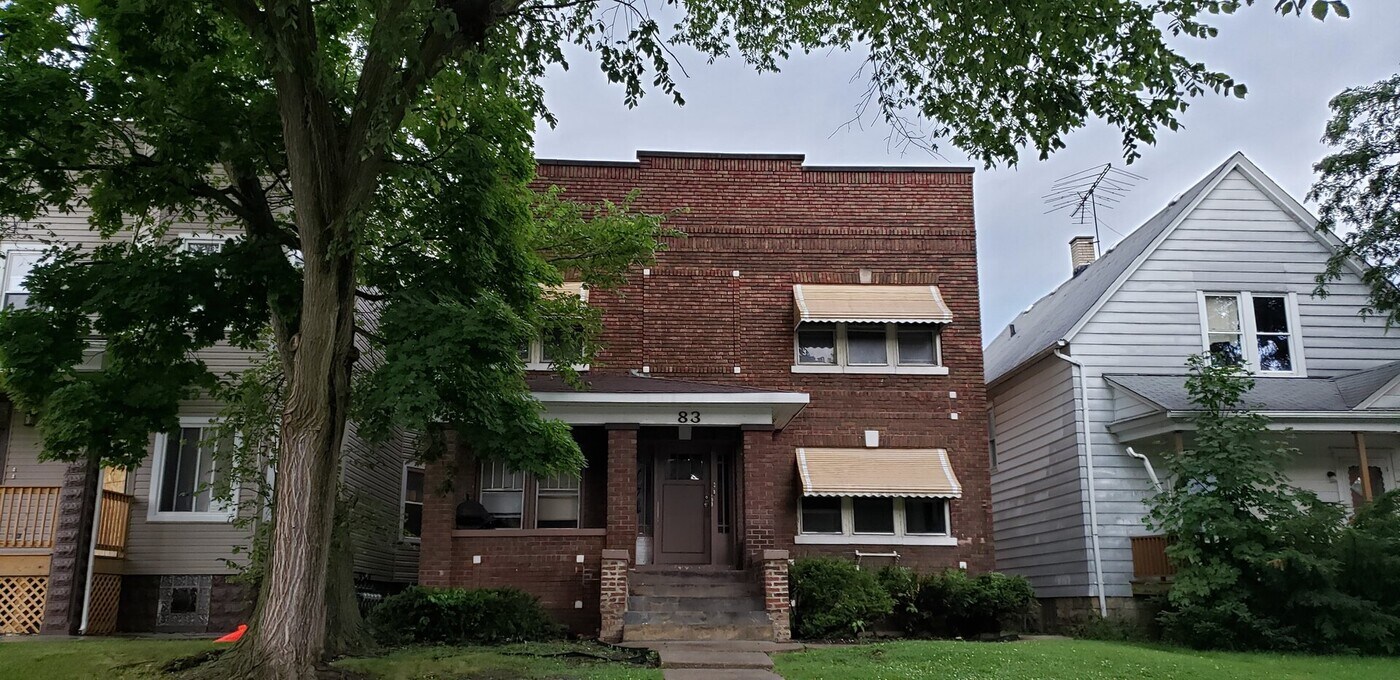 83 W 15th St in Chicago Heights, IL - Building Photo