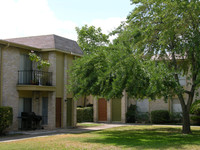 Chevy Chase Apartments photo'