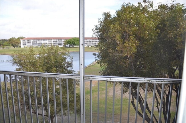 13475 SW 9th St in Pembroke Pines, FL - Building Photo - Building Photo