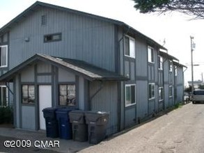 209 N McPherson St in Fort Bragg, CA - Building Photo - Building Photo