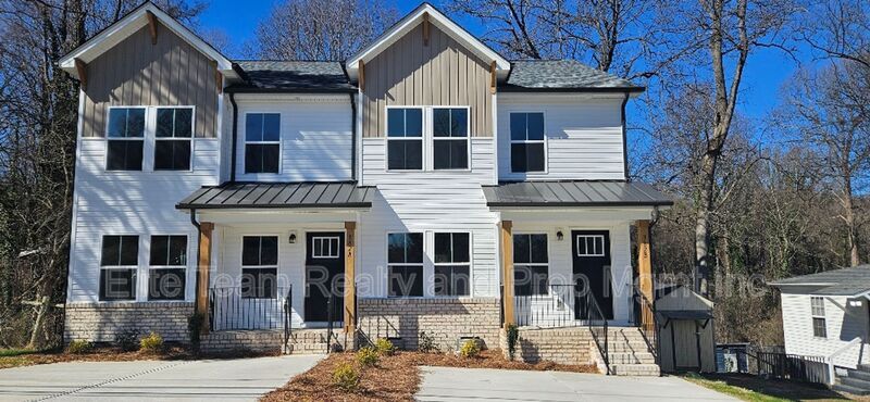 382 W Moore Ave in Mooresville, NC - Building Photo