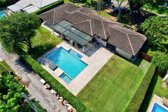 839 NE 97th St in Miami Shores, FL - Building Photo - Building Photo