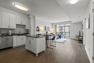 401 Commons Park S in Stamford, CT - Building Photo - Building Photo