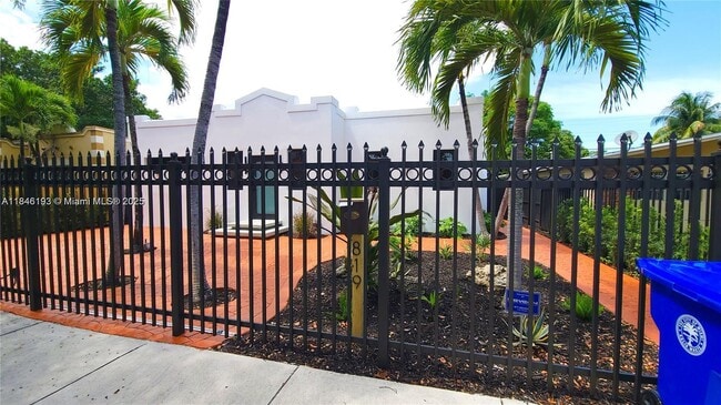 819 NW 48th St in Miami, FL - Building Photo - Building Photo