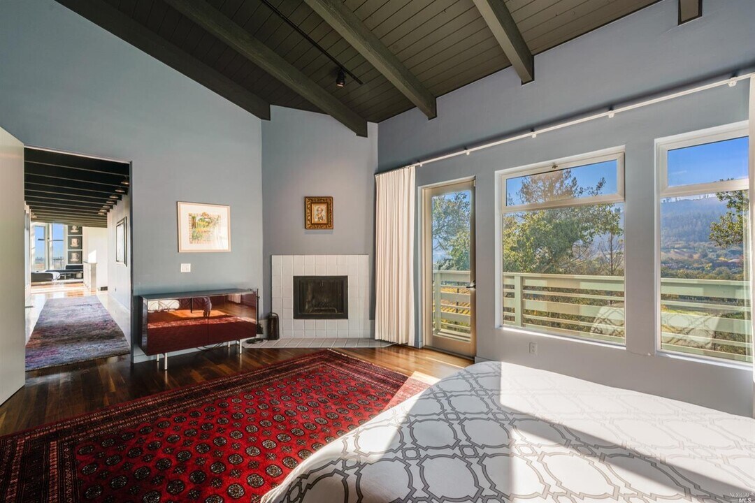 9 Bournemouth Rd in St Helena, CA - Building Photo