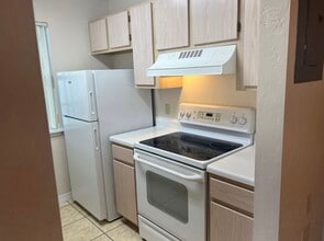 2360 SW Archer Rd, Unit Campus Edge unit 616 in Gainesville, FL - Building Photo - Building Photo