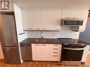 630-630 Queen St E in Toronto, ON - Building Photo - Building Photo