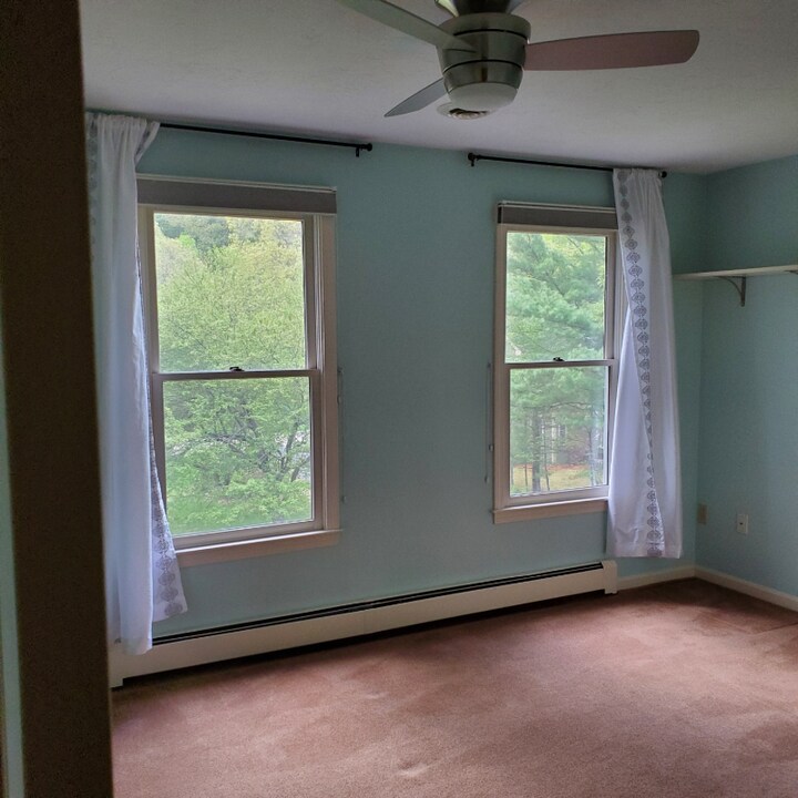 6 Kendall Dr in Northborough, MA - Building Photo