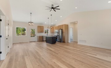 209 Pony St in Toston, MT - Building Photo - Building Photo