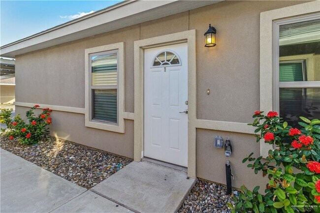 14 14th St in Weslaco, TX - Building Photo - Building Photo