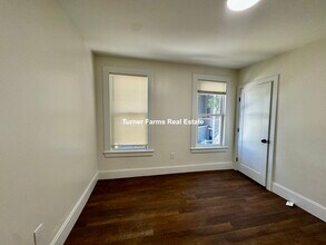 10 Hunting St, Unit 2 in Cambridge, MA - Building Photo - Building Photo