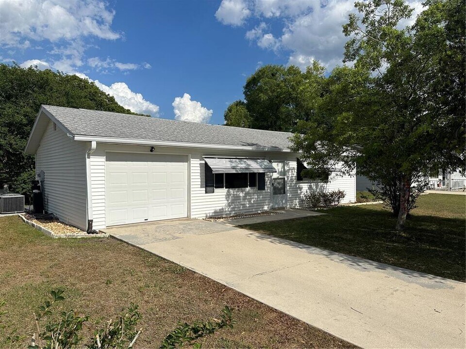 11143 SW 78th Ave in Ocala, FL - Building Photo