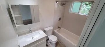 8034 Ney Ave in Oakland, CA - Building Photo - Building Photo