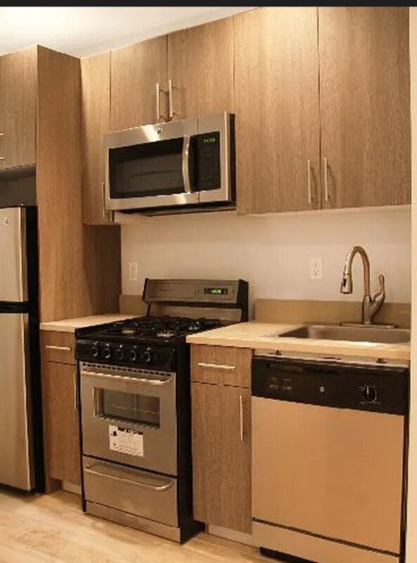 E.3rd E3rd St in New York, NY - Building Photo - Building Photo
