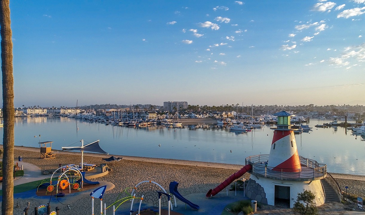 1701-1703 W Balboa Blvd in Newport Beach, CA - Foto de edificio