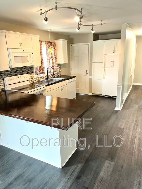 2402 Ave A in Council Bluffs, IA - Building Photo - Building Photo