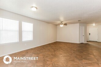 2109 Doecrest Dr in Denton, TX - Foto de edificio - Building Photo