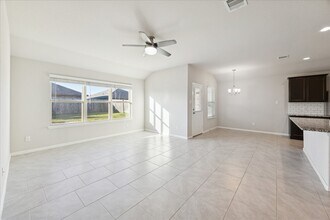 29615 Stanley Canyon Ln in Park Row, TX - Foto de edificio - Building Photo