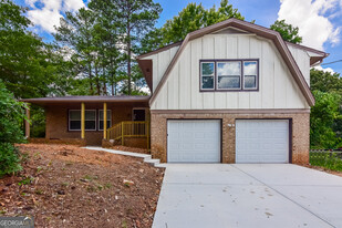 3875 Raiders Ridge Dr in Stonecrest, GA - Building Photo