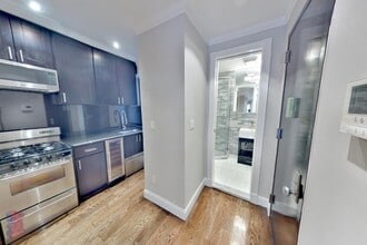 436 W 52nd St in New York, NY - Building Photo - Building Photo