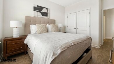 909 Mansion Dr, Unit 720-401 in Frederick, MD - Foto de edificio - Building Photo