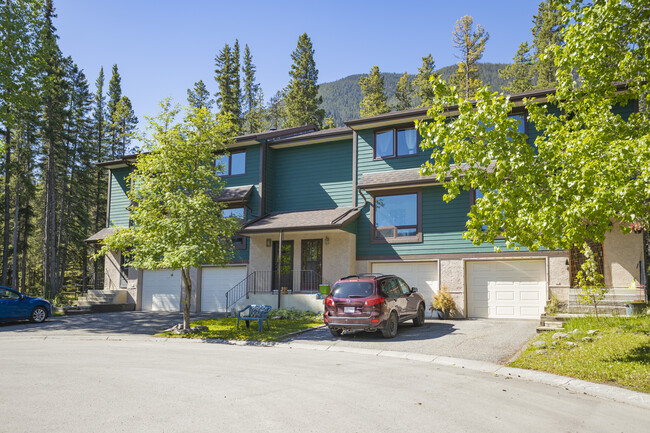 123 Nahanni Dr in Banff, AB - Building Photo - Building Photo