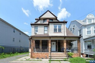 100 N 9th St in Newark, NJ - Building Photo