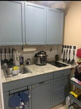 570 W 46th Pl in Hialeah, FL - Building Photo - Building Photo