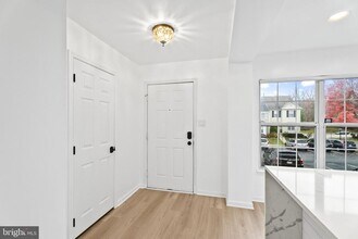 1989 Bowline Loop in Woodbridge, VA - Building Photo - Building Photo