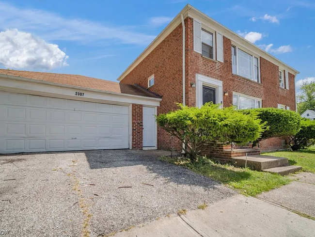 2307 Noble Rd, Unit 2 in Cleveland Heights, OH - Building Photo - Building Photo