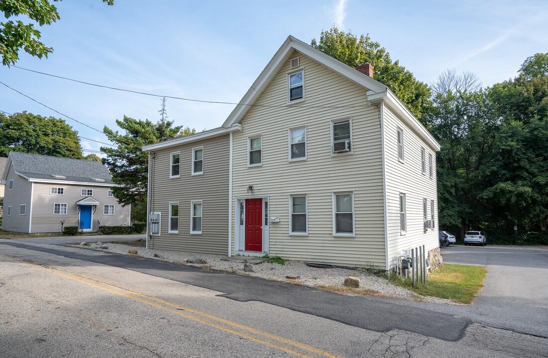 235 Cate St in Portsmouth, NH - Building Photo