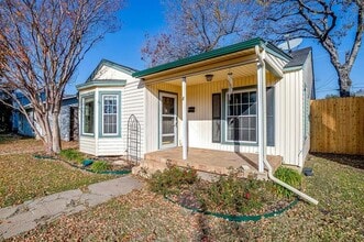 4412 Calmont Ave in Fort Worth, TX - Building Photo - Building Photo