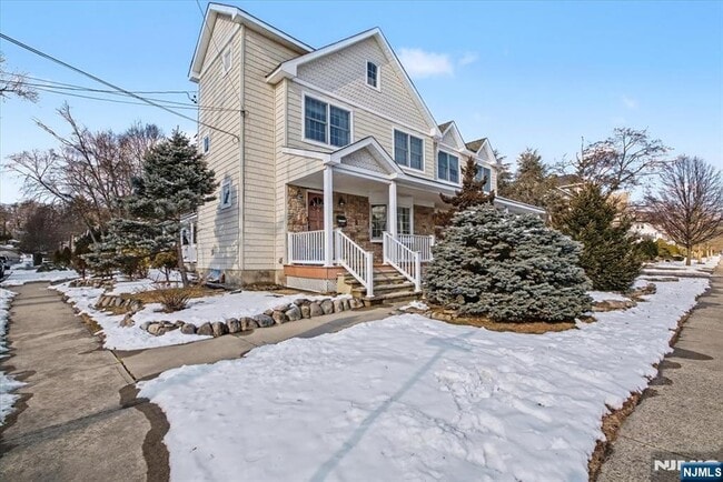 85 Sheridan Ave in Ho Ho Kus, NJ - Building Photo - Building Photo