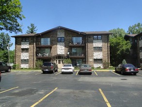 Hunter Brook Group in Lyons, IL - Building Photo - Building Photo