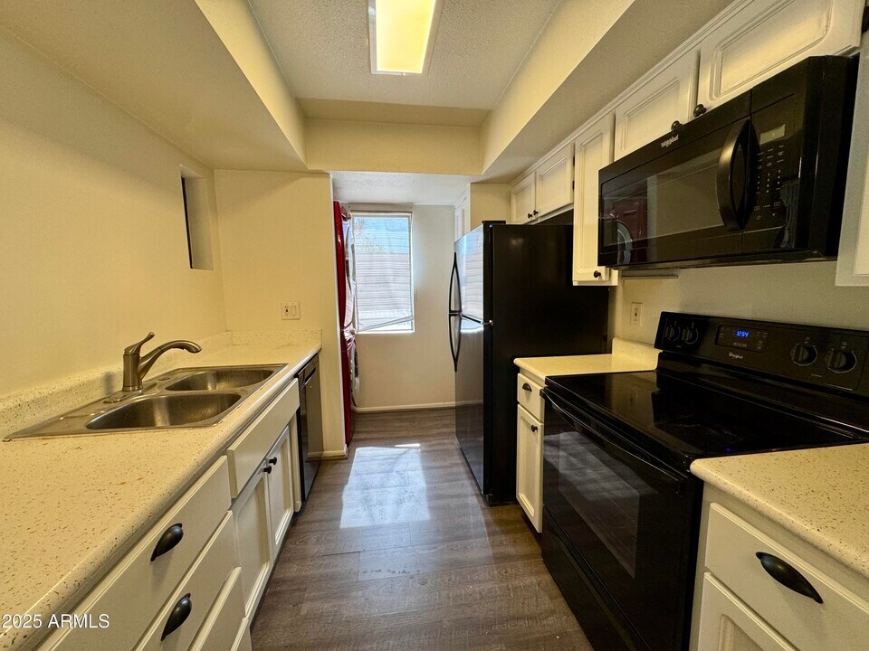 7950 E Starlight Way in Scottsdale, AZ - Building Photo