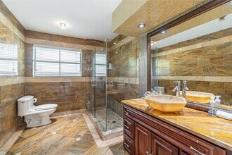 14644 SW 83rd Pl in Palmetto Bay, FL - Building Photo - Building Photo