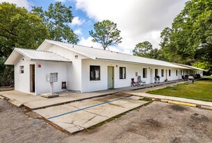 2406 11th St W in Bradenton, FL - Building Photo