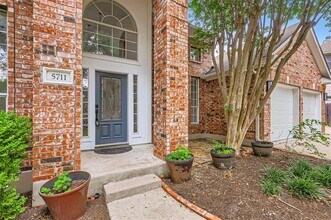 5711 Bexley Ct in Austin, TX - Building Photo - Building Photo