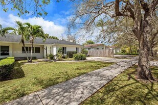 11720 SW 81st Rd in Miami, FL - Building Photo