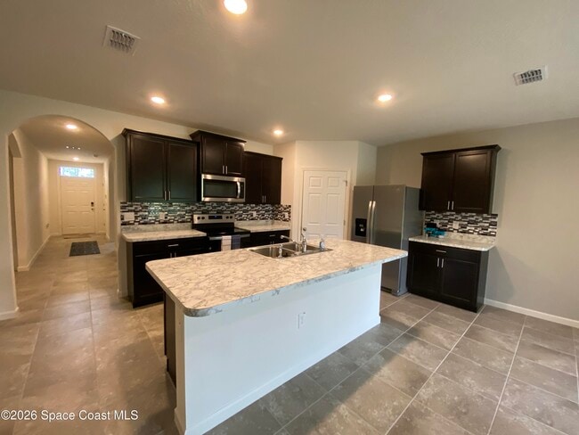 980 Degroodt Rd SW in Palm Bay, FL - Building Photo - Building Photo