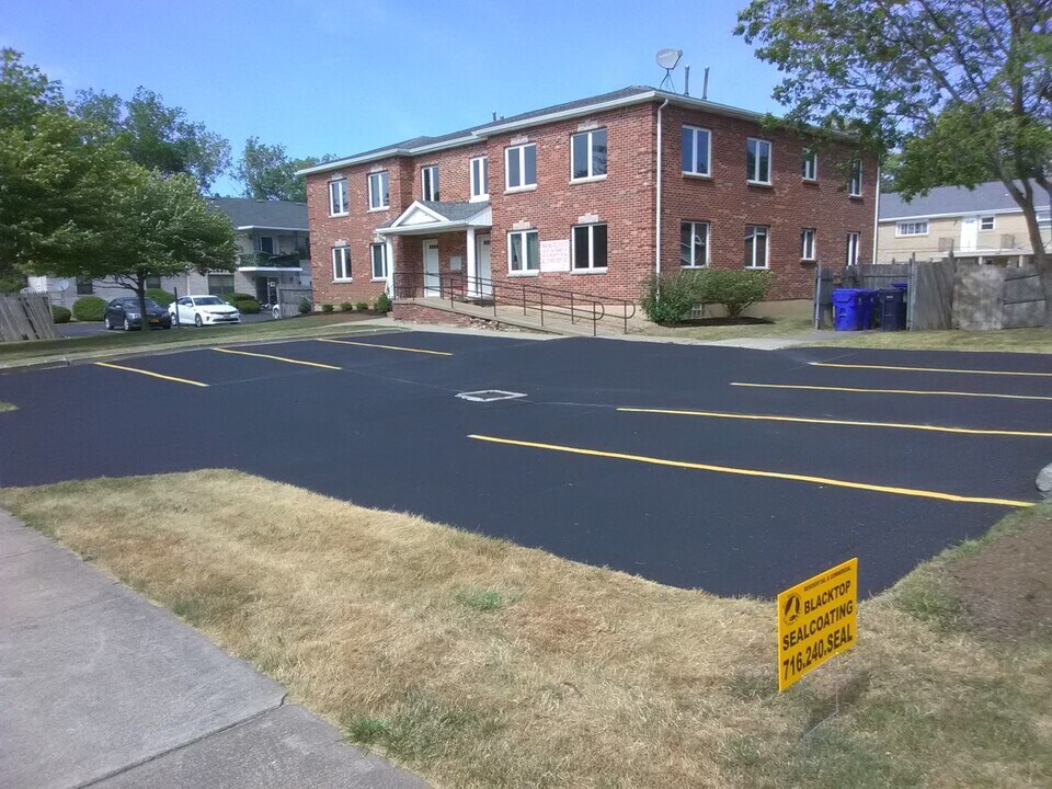 310 Joe McCarthy Dr, Unit 310 in Amherst, NY - Building Photo