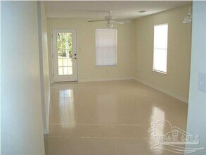 2002 Wyatt St in Pensacola, FL - Building Photo - Building Photo