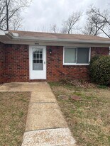 4989-4991 Eastview Terrace in Apison, TN - Building Photo